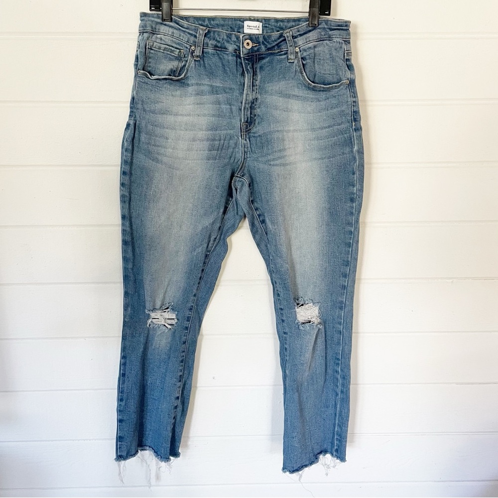 Special A Women’s High Waist Straight Leg Distressed Raw Hem Size XL (Waist 36”)